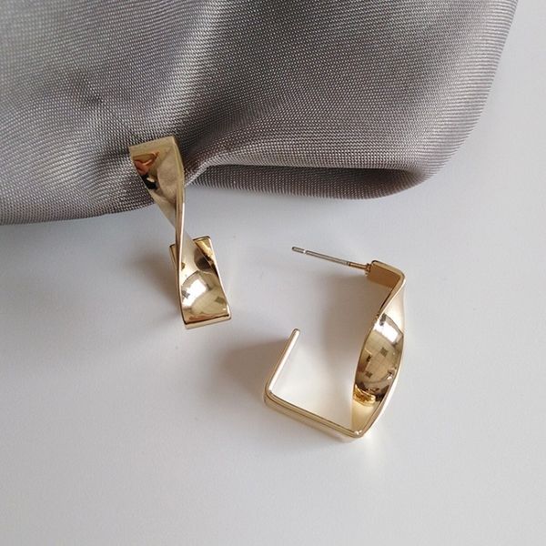 europe and america personality simple irregular twisted metal stud earrings simple fashion women girl jewelry accessories, Golden;silver
europe and america personality simple irregular twisted metal stud earrings simple fashion women girl jewelry accessories, Golden;silver