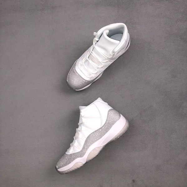 schoenen heren jumpmen 11 white metallic silver (w) ar0715 100 white metallic silver vast grey 36-46, White;red
schoenen heren jumpmen 11 white metallic silver (w) ar0715 100 white metallic silver vast grey 36-46, White;red