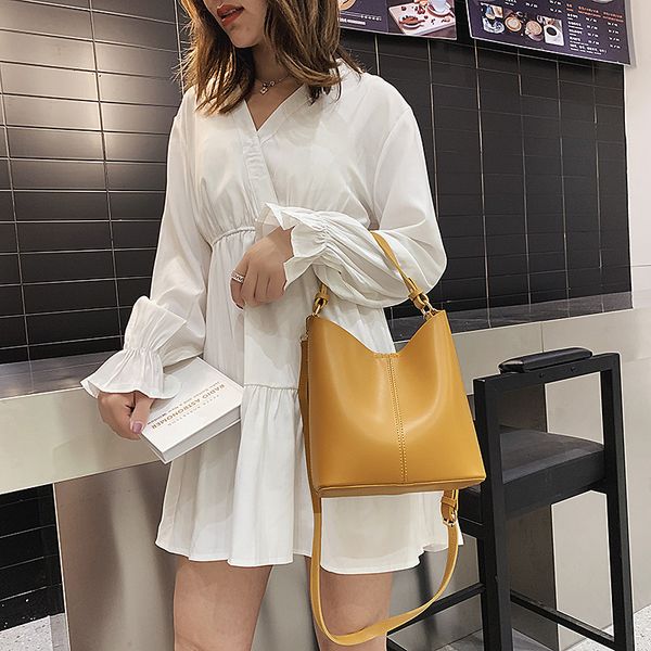 women's bag 2020 summer fashion pu high-capacity shoulder bag joker messenger 
women's bag 2020 summer fashion pu high-capacity shoulder bag joker messenger