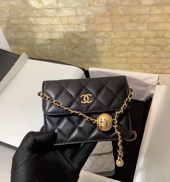 mini metal ball bag 7a high-end quality soft and fine sheepskin adjust the length of small gold ball to unlock a variety of back methods
mini metal ball bag 7a high-end quality soft and fine sheepskin adjust the length of small gold ball to unlock a variety of back methods