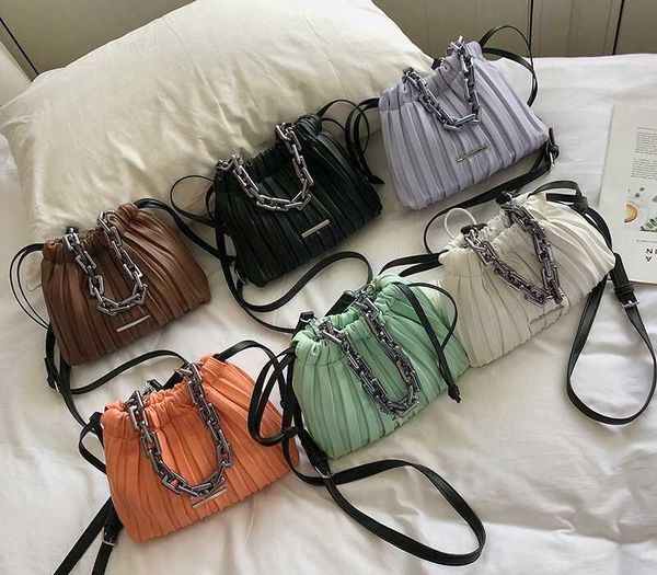 женщины модельер сумка женская кулиска ковш сумка с толстой цепью дамы crossbody сумкой малой сумкой кошельком 2020002
женщины модельер сумка женская кулиска ковш сумка с толстой цепью дамы crossbody сумкой малой сумкой кошельком 2020002