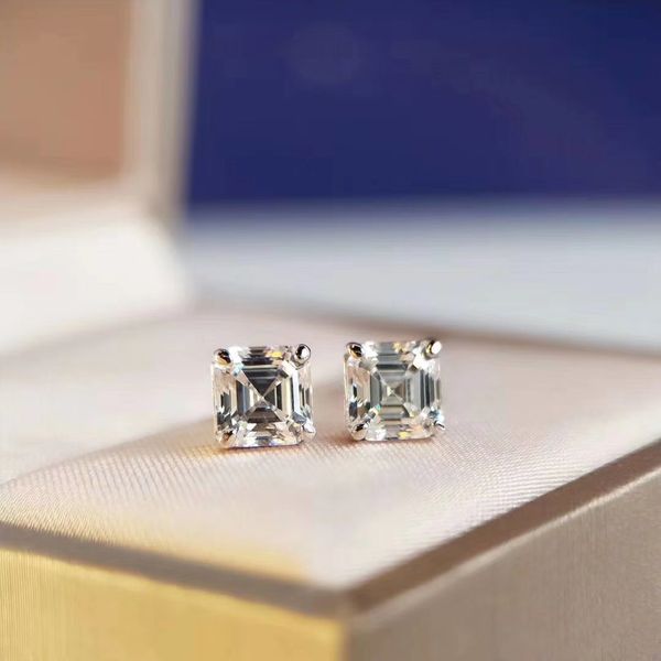 2020 spring new european and american fashion s925 silver plated 18k gold square diamond earrings with ufo ear plugs additional gift box, Golden;silver
2020 spring new european and american fashion s925 silver plated 18k gold square diamond earrings with ufo ear plugs additional gift box, Golden;silver