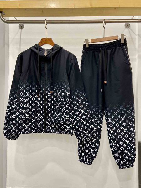 the latest designer men's wear in 2020, summer fashion trend, sports hip-hop street rap family suit, black and white print pattern men, Gray
the latest designer men's wear in 2020, summer fashion trend, sports hip-hop street rap family suit, black and white print pattern men, Gray