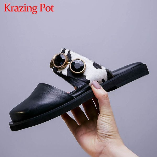 krazing pot 2020 summer limited customization outside slipper metal decorations slip on young lady daily wear fashion slides l06, Black
krazing pot 2020 summer limited customization outside slipper metal decorations slip on young lady daily wear fashion slides l06, Black
