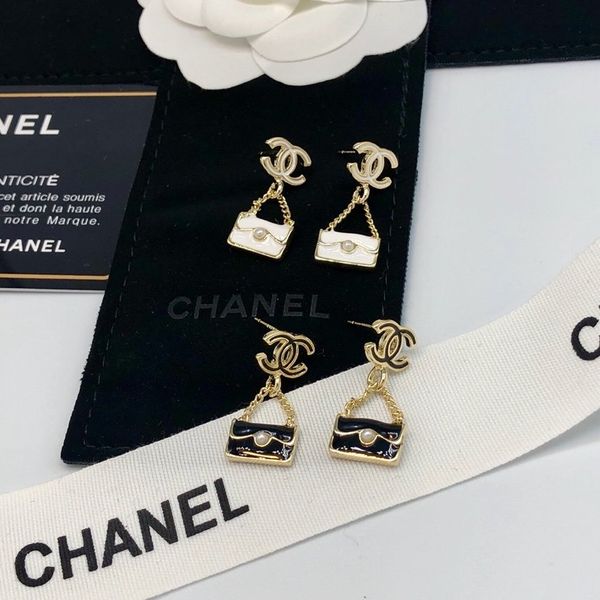 selling explosive simple ring letter diamond designer earrings luxury designer jewelry women earrings with box r65
selling explosive simple ring letter diamond designer earrings luxury designer jewelry women earrings with box r65