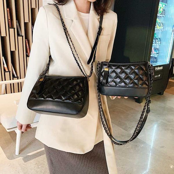 pu leather shoulder bag for women chains women crossbody bags 2020 new lozenge lady shoulder bag
pu leather shoulder bag for women chains women crossbody bags 2020 new lozenge lady shoulder bag