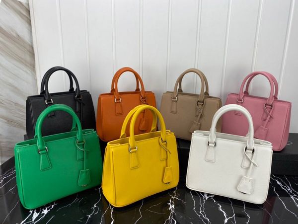 purses designer quality bags luxury high crossbody fashion brand women classic classic bag shoulder leather genuine handbags purse bag nswe, Red;black
purses designer quality bags luxury high crossbody fashion brand women classic classic bag shoulder leather genuine handbags purse bag nswe, Red;black