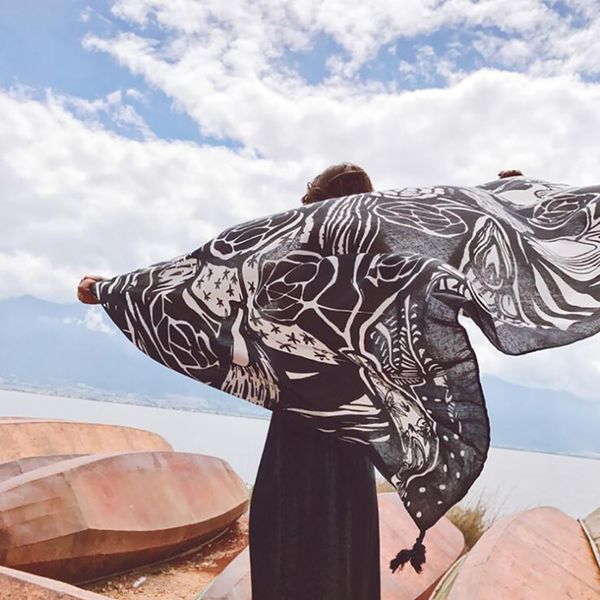 scarves black and white totem long size women scarf casual accessories sunscreen shawl, Blue;gray
scarves black and white totem long size women scarf casual accessories sunscreen shawl, Blue;gray
