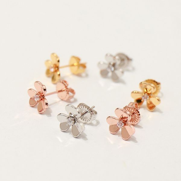 stud earring with diamond flower style for women wedding charm earring ps8624, Golden
stud earring with diamond flower style for women wedding charm earring ps8624, Golden
