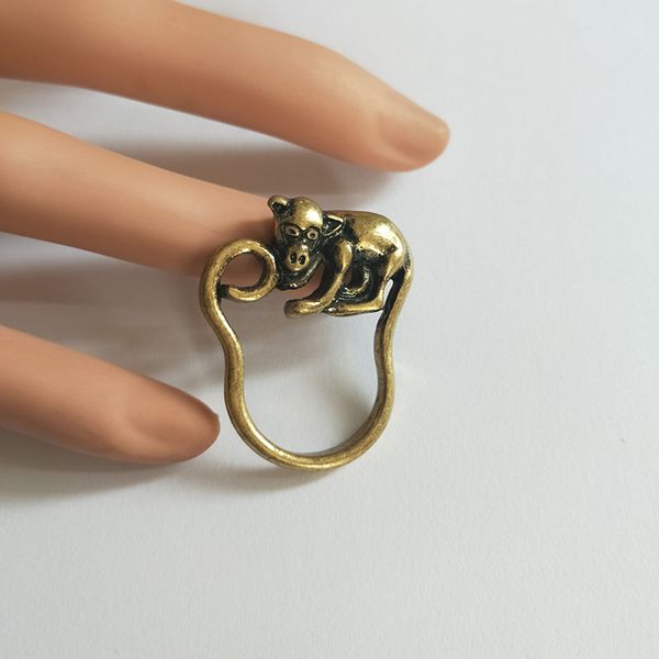 fashion european and american punk rings jewelry new bronze personality monkey ring for women gift rings drop shipping, Golden;silver
fashion european and american punk rings jewelry new bronze personality monkey ring for women gift rings drop shipping, Golden;silver