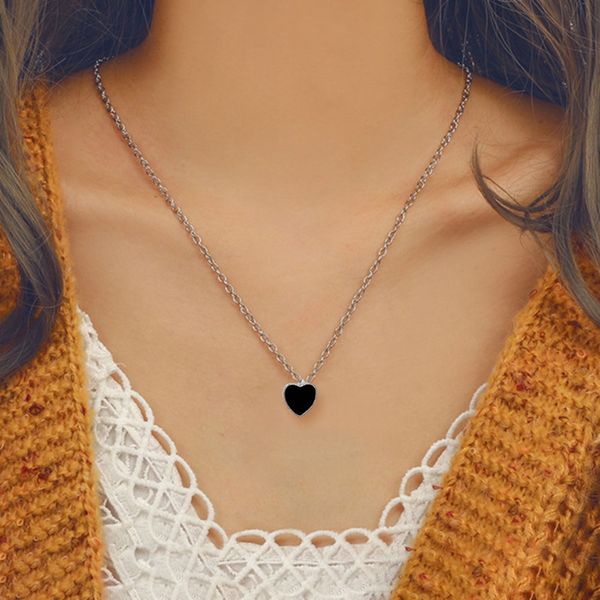 women fashion heart shape elegent rose gold and silver colour necklace pendants gift
women fashion heart shape elegent rose gold and silver colour necklace pendants gift