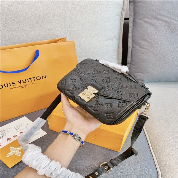 188748desinger bags leather classic fashion handbag card bag zero wallet men's and women's backpacks single shoulder bag bb
188748desinger bags leather classic fashion handbag card bag zero wallet men's and women's backpacks single shoulder bag bb