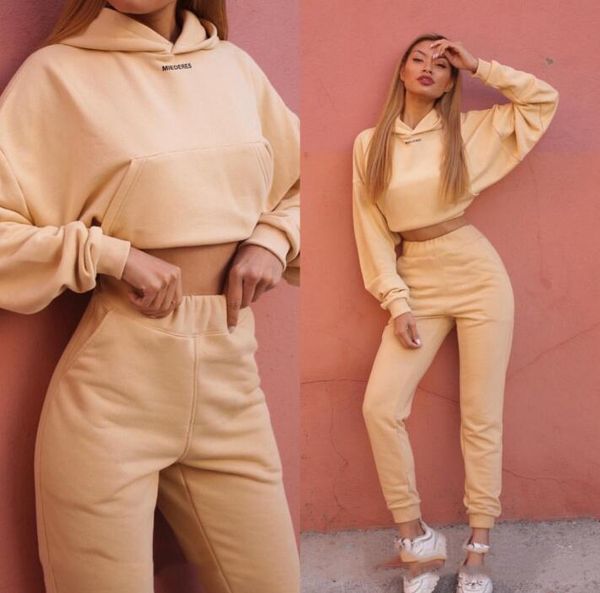 2020 new european and american classic fashion autumn and winter women's long-sleeved sports casual suit sweater pants suit, White
2020 new european and american classic fashion autumn and winter women's long-sleeved sports casual suit sweater pants suit, White