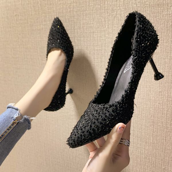 2020 новый высокие каблуки женщины моды остроконечные toe офиса обувь женская твердая flock неглубокие высокие каблуки обувь для женщин, Black
2020 новый высокие каблуки женщины моды остроконечные toe офиса обувь женская твердая flock неглубокие высокие каблуки обувь для женщин, Black