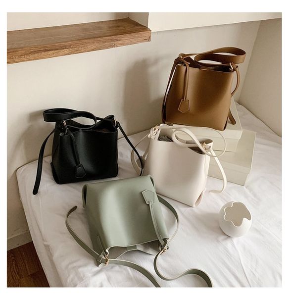 2020 fashion solid color bucket bag quality pu leather women's designer handbag leisure large capacity shoulder messenger bags
2020 fashion solid color bucket bag quality pu leather women's designer handbag leisure large capacity shoulder messenger bags