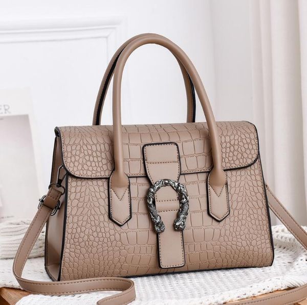 new factory wholesale women bag large crocodile pattern leather handbag elegant atmospheric pressure flower leather shoulder bag fashion bag
new factory wholesale women bag large crocodile pattern leather handbag elegant atmospheric pressure flower leather shoulder bag fashion bag