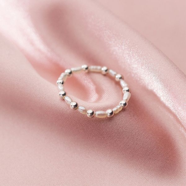925 sterling silver pearl rings for women simple elegant beaded ring elastic adjustable finger jewelry female girl lady gift, Golden;silver
925 sterling silver pearl rings for women simple elegant beaded ring elastic adjustable finger jewelry female girl lady gift, Golden;silver