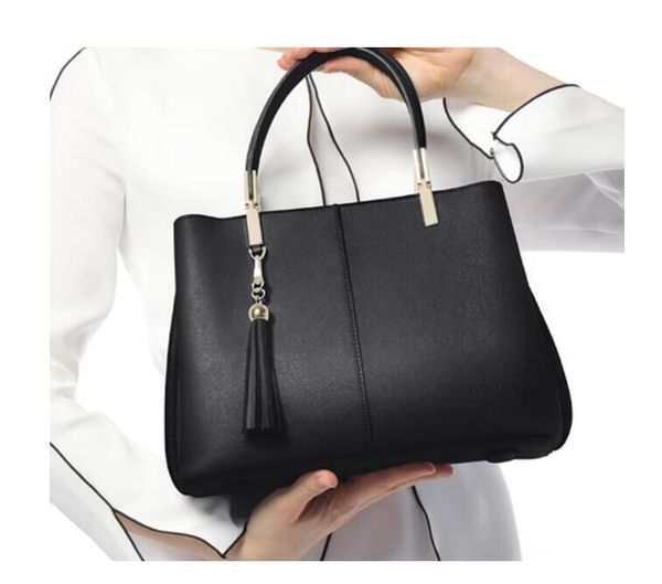 2020 new brand fashion luxury designer handbags women's bags fashion handbags and purses high-end fashion designer works q004
2020 new brand fashion luxury designer handbags women's bags fashion handbags and purses high-end fashion designer works q004