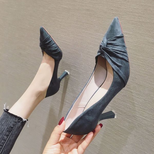 новая мода замши плиссе элегантный высокий каблук насосы заостренный toe женщин в stilettos офис платья партии свадебные насосы основные обу, Black
новая мода замши плиссе элегантный высокий каблук насосы заостренный toe женщин в stilettos офис платья партии свадебные насосы основные обу, Black