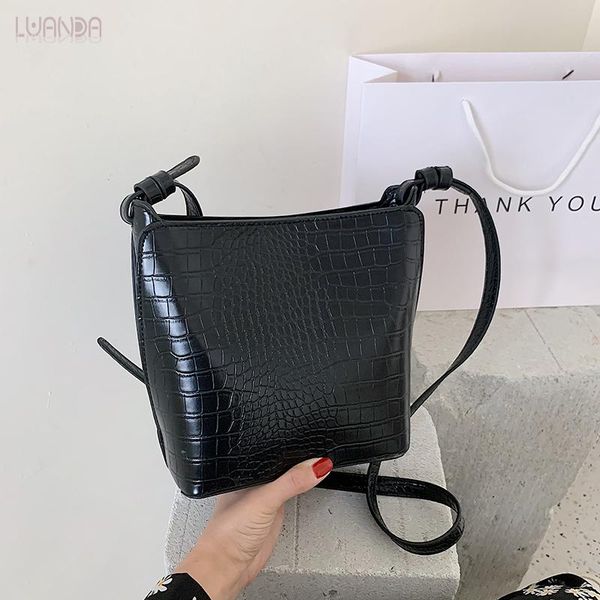 new 2020 vintage bag famale crossbody shoulder classic pu leather handbag women messenger girl lady for women
new 2020 vintage bag famale crossbody shoulder classic pu leather handbag women messenger girl lady for women