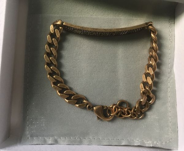 luxurious coarse chain insert diamond hand chain metal hand ring with d letters stamp bracelet fashion jewelry for girls gift, Black
luxurious coarse chain insert diamond hand chain metal hand ring with d letters stamp bracelet fashion jewelry for girls gift, Black