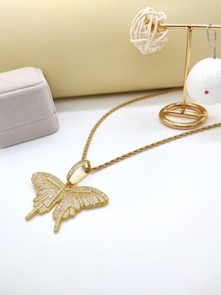 elanor animal butterfly necklace & pendant cuban chain + iced out cubic zircon men's women hip hop rock jewelry, Silver
elanor animal butterfly necklace & pendant cuban chain + iced out cubic zircon men's women hip hop rock jewelry, Silver