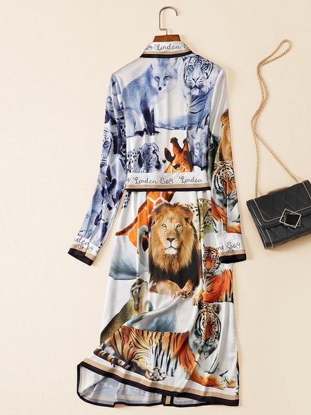 2020 spring and summer new retro animal head print heavyweight industrial slim shirt dress ing
2020 spring and summer new retro animal head print heavyweight industrial slim shirt dress ing