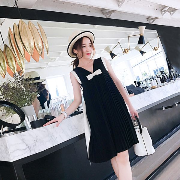 2020 summer loose sleeveless maternity dress black patchwork white v-neck bowtie pleated chiffon dress pregnant women sundress
2020 summer loose sleeveless maternity dress black patchwork white v-neck bowtie pleated chiffon dress pregnant women sundress