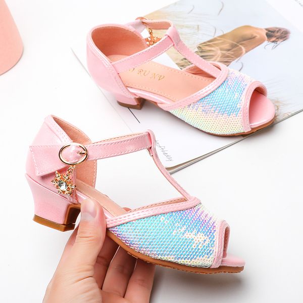 детские сандалии shaped высокие каблуки sequined рот рыбы девочек сандалии моды девочек принцесса детский, Black;red
детские сандалии shaped высокие каблуки sequined рот рыбы девочек сандалии моды девочек принцесса детский, Black;red