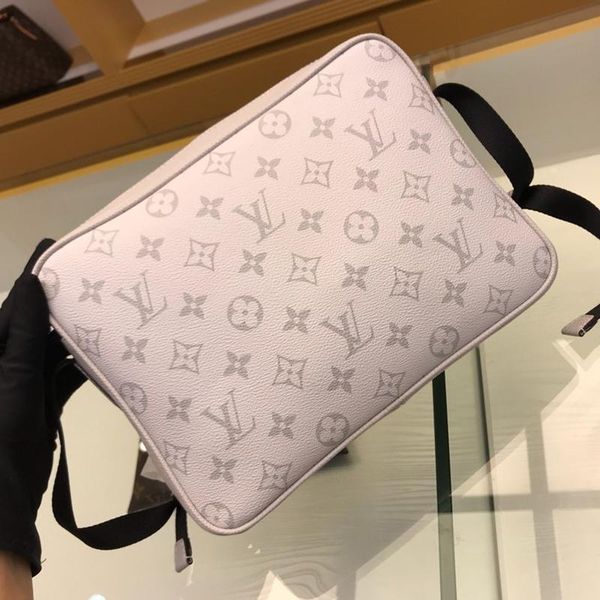 luxury design ladies shoulder bag zipper messenger style luxury designer with metallic texture ladies wedding crossbody bag n
luxury design ladies shoulder bag zipper messenger style luxury designer with metallic texture ladies wedding crossbody bag n