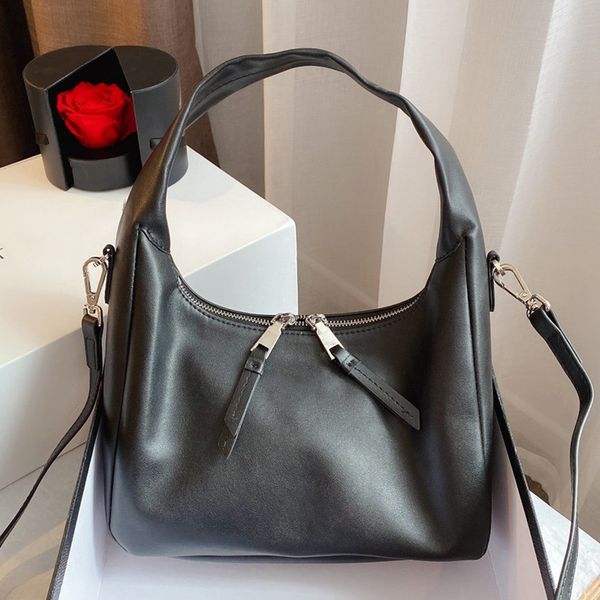 дизайнер сумки люкс бродяга 1913 холст женские сумки кошельки ключ случай дискотеке сумка mini держатель тотализатор качество мессенджер кро
дизайнер сумки люкс бродяга 1913 холст женские сумки кошельки ключ случай дискотеке сумка mini держатель тотализатор качество мессенджер кро