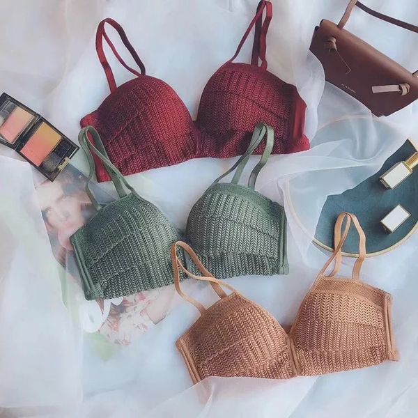 women's underwear rose lace twist girl triangle cup small breasts gathered upper thin lower thick no steel ring bra underwear set, Red;black
women's underwear rose lace twist girl triangle cup small breasts gathered upper thin lower thick no steel ring bra underwear set, Red;black