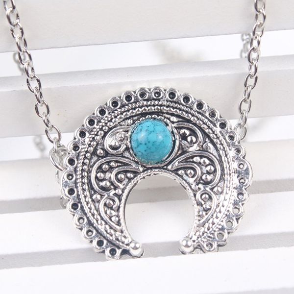 wholesale 10 pcs silver plated crescent moon pendant with green turquoise stone necklace classic style jewelry
wholesale 10 pcs silver plated crescent moon pendant with green turquoise stone necklace classic style jewelry