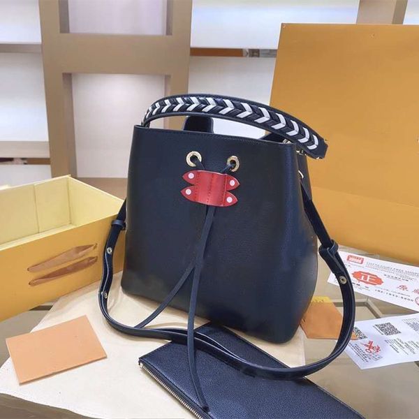 designers crossbody strapping bucket bag fashion women handbag genuine leather shoulder bags with purse two piece set
designers crossbody strapping bucket bag fashion women handbag genuine leather shoulder bags with purse two piece set