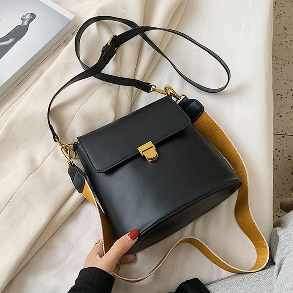 simple small bag pu leather crossbody bags for women 2020 shoulder handbags female fashion travel bucket bag wide shoulder belt
simple small bag pu leather crossbody bags for women 2020 shoulder handbags female fashion travel bucket bag wide shoulder belt