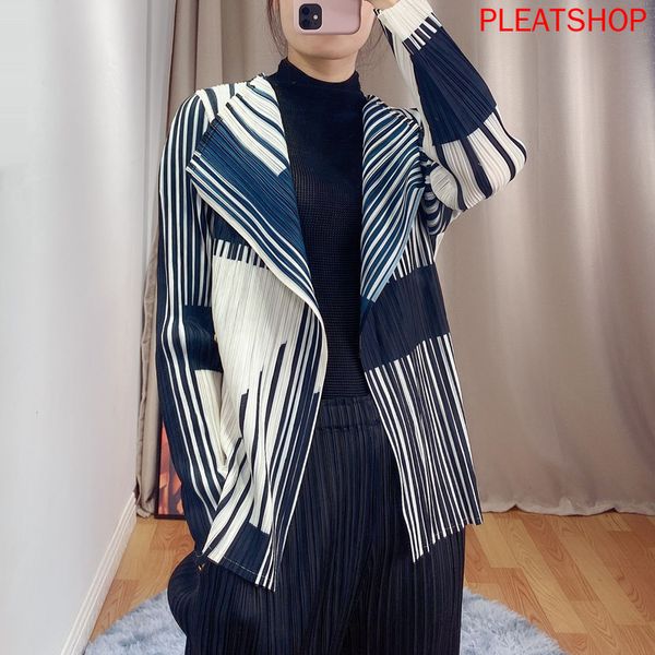 miyake fold 2020 весна и лето полосатый темперамент thin кардиган плюс размер тонкий temperament отворотом жакеты пальто женщин, Black;brown
miyake fold 2020 весна и лето полосатый темперамент thin кардиган плюс размер тонкий temperament отворотом жакеты пальто женщин, Black;brown