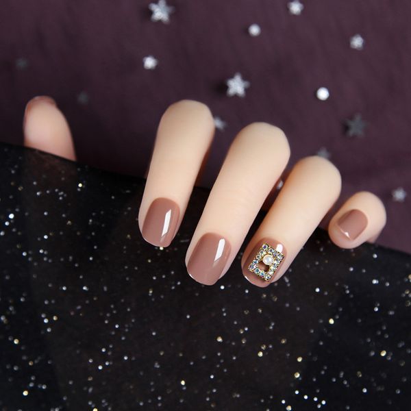 24pcs/box full cover short fake nails press on milk coffee color finished fingernails wearable women detachable nails tips glue, Red;gold
24pcs/box full cover short fake nails press on milk coffee color finished fingernails wearable women detachable nails tips glue, Red;gold