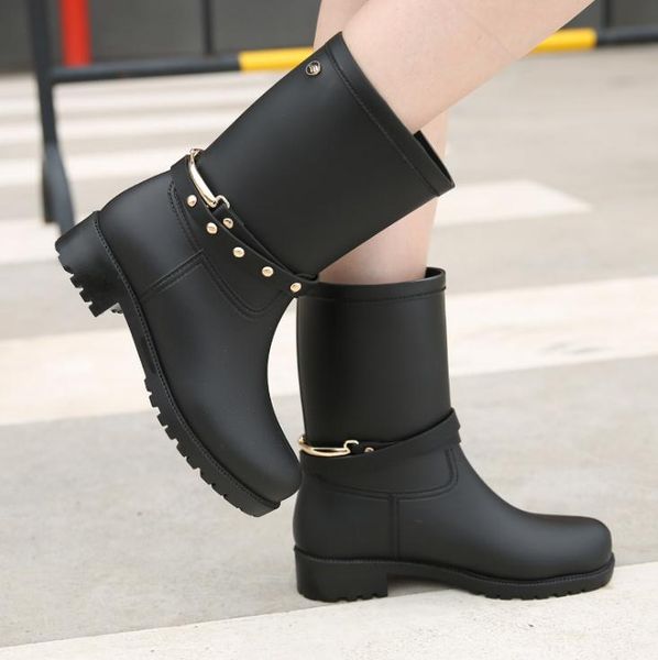 water shoe factory spring and summer parts grinded pvc belt inner tank wear-resistant, slip-proof waterproof rainfall shoes
water shoe factory spring and summer parts grinded pvc belt inner tank wear-resistant, slip-proof waterproof rainfall shoes