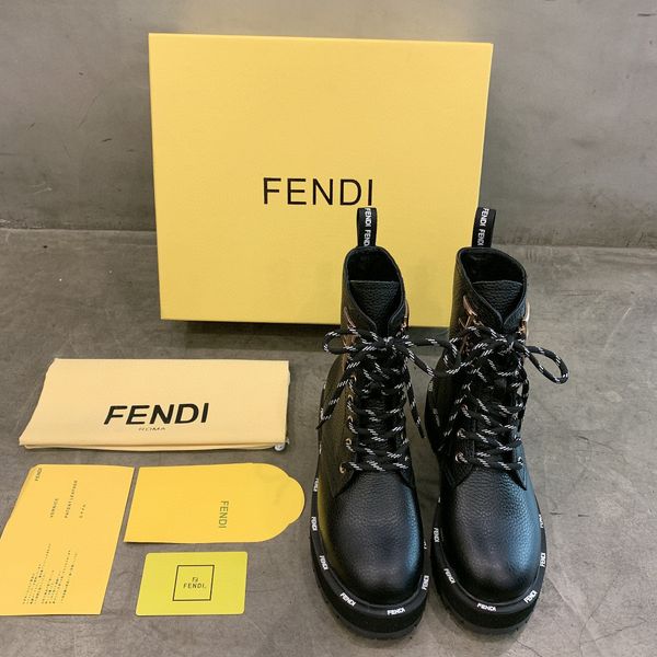 designer womens boots luxury black patent leather round head high flat boots with box size 35-41
designer womens boots luxury black patent leather round head high flat boots with box size 35-41