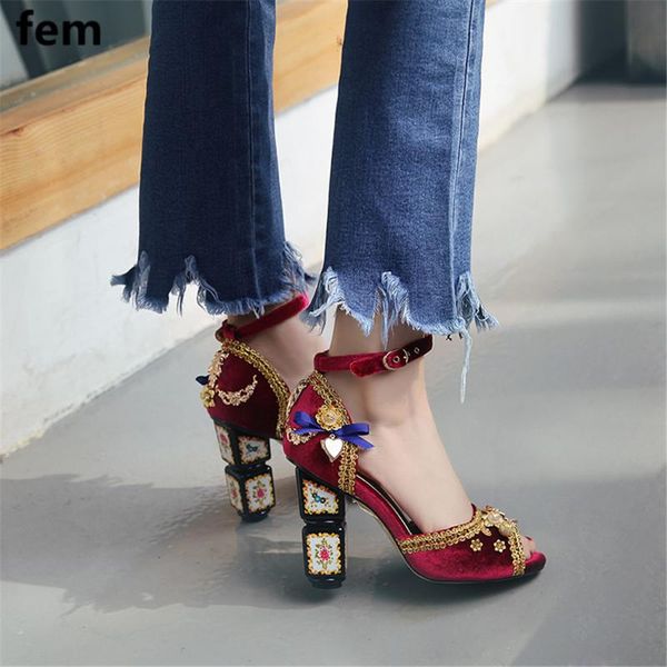 женщины сандалии peep toe коренастых высокие каблуки кристалл золотое шитье femmes sandales женщина голеностопного tra2020 китайского стиль, Black
женщины сандалии peep toe коренастых высокие каблуки кристалл золотое шитье femmes sandales женщина голеностопного tra2020 китайского стиль, Black