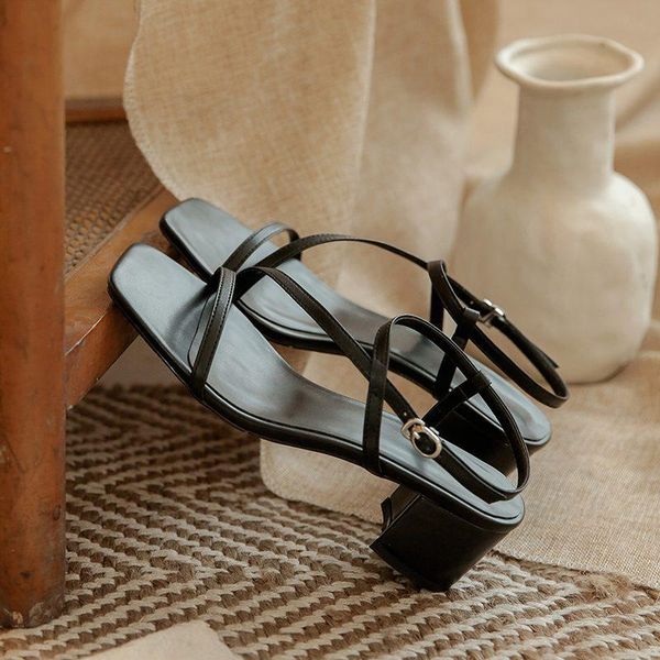 yd-ever 2020 new black white cow leather peep square toe med heels shoes women buckle strap simple style women sandals l0f1-a
yd-ever 2020 new black white cow leather peep square toe med heels shoes women buckle strap simple style women sandals l0f1-a