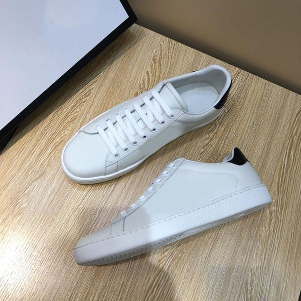 2020 new couple style flat shoes fashion trend graffiti leather shoes lightweight comfortable breathable casual shoes size 35-45, Black
2020 new couple style flat shoes fashion trend graffiti leather shoes lightweight comfortable breathable casual shoes size 35-45, Black