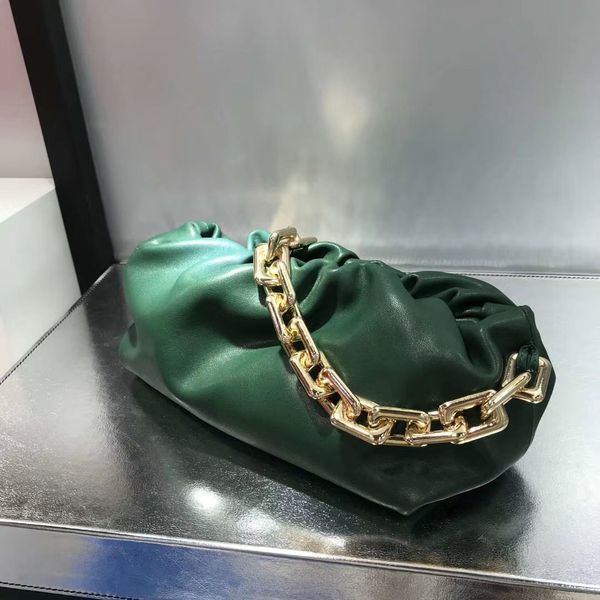 famous name metal chain handbag special luxurys designers bags delicate genuine leather coarse chain pouch cloud female armpit bag
famous name metal chain handbag special luxurys designers bags delicate genuine leather coarse chain pouch cloud female armpit bag