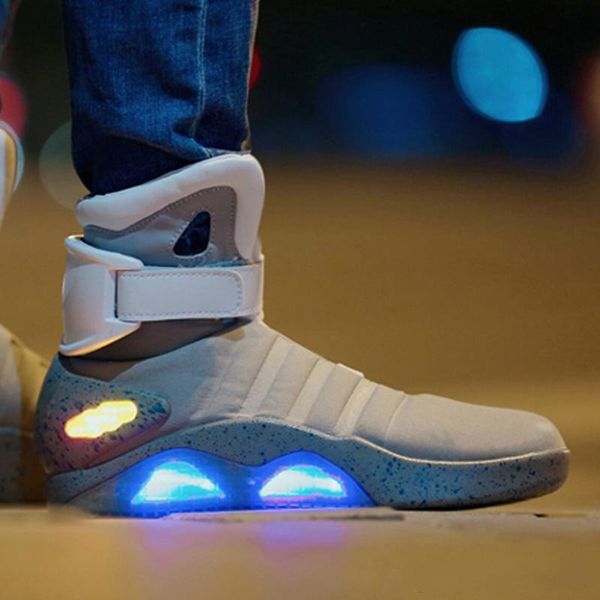 2020 mag limited edition back to the future soldier shoes led luminous men's shoes fashion led shoes, Black
2020 mag limited edition back to the future soldier shoes led luminous men's shoes fashion led shoes, Black
