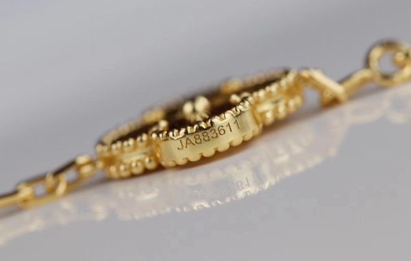 luxurious quality s925 sterling silver 5 pcs flower bracelet with diamond and gold flower for women wedding gift jewelry 2, Black
luxurious quality s925 sterling silver 5 pcs flower bracelet with diamond and gold flower for women wedding gift jewelry 2, Black