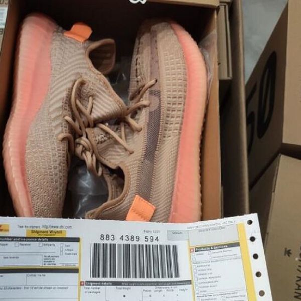 new yecheil yeehu cloud white black static 3m reflective men women sneakers running sport shoes glow zebra clay hyperspace kanye west
new yecheil yeehu cloud white black static 3m reflective men women sneakers running sport shoes glow zebra clay hyperspace kanye west