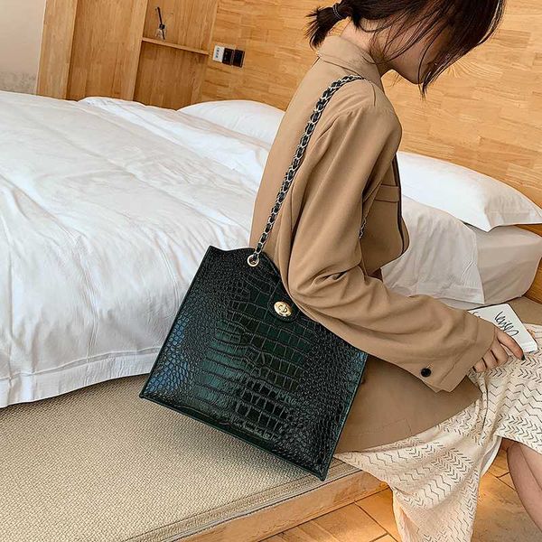 large capacity texture chain bag female bag new 2020 wild ins messenger spring summer casual shoulder bags tide bolsa feminina
large capacity texture chain bag female bag new 2020 wild ins messenger spring summer casual shoulder bags tide bolsa feminina