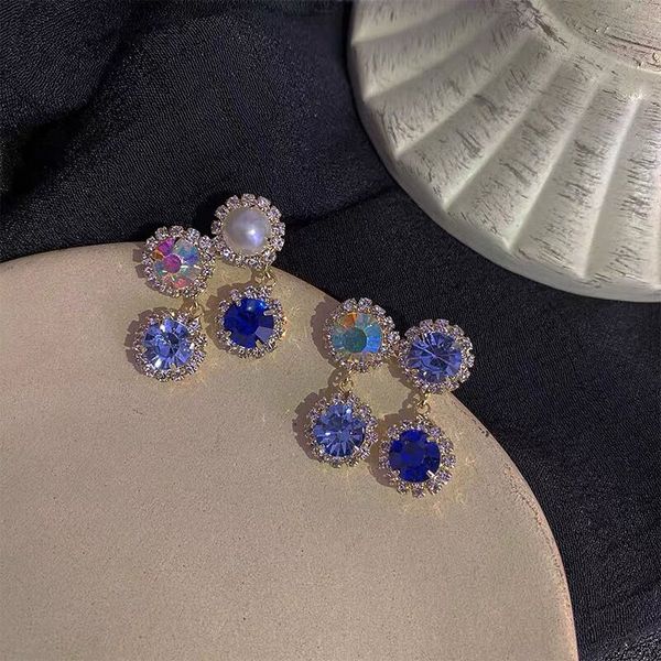 new retro baroque blue shiny crystal drop earrings white zircon pendant earring for women wedding jewelry gift, Golden;silver
new retro baroque blue shiny crystal drop earrings white zircon pendant earring for women wedding jewelry gift, Golden;silver