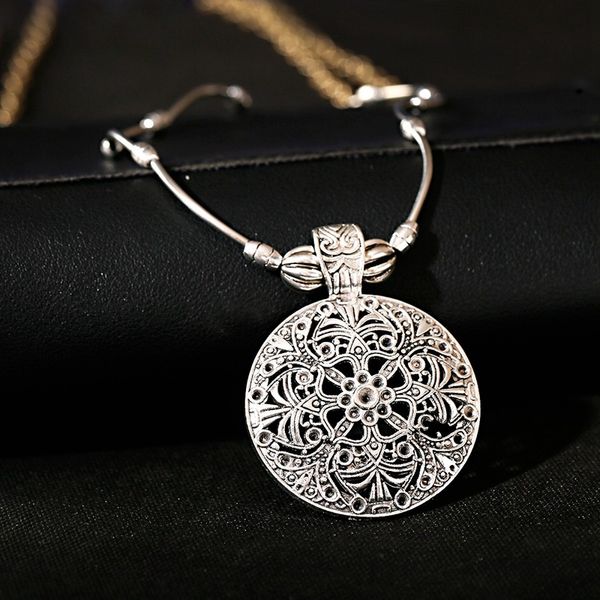 2020 tibetan jewelry vintage silver plated hollow carved round necklaces boho chain necklaces for women bijouterie femme
2020 tibetan jewelry vintage silver plated hollow carved round necklaces boho chain necklaces for women bijouterie femme