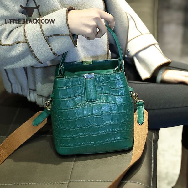 women handbag 2020 fashion leather bag office ladies over the shoulder crossbody bags retro crocodile pattern bucket handbags
women handbag 2020 fashion leather bag office ladies over the shoulder crossbody bags retro crocodile pattern bucket handbags